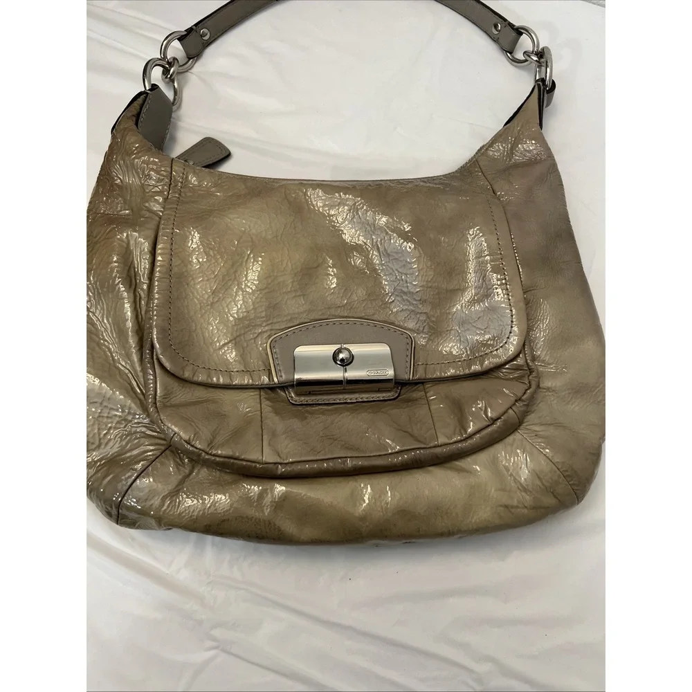 Coach Kristin Patent‎ Leather Hobo 19299 Shoulder Bag Purse Tan Taupe 13 X 10